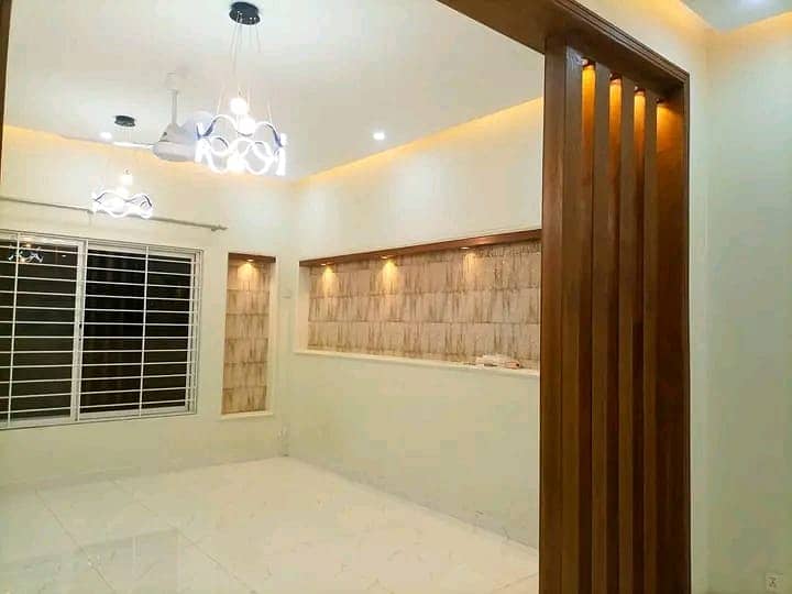 10 Marla Elegant Upper Portion For Rent 7