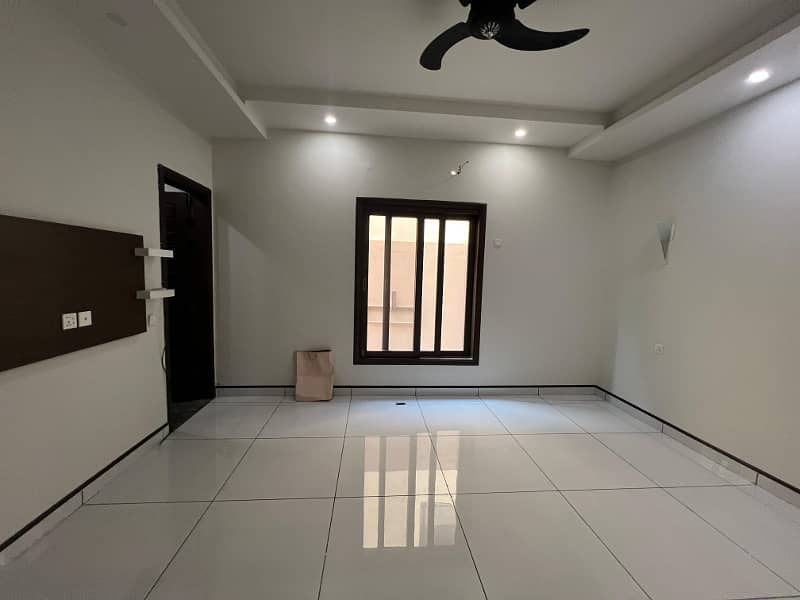 Stunning 500 Yards Ground Portion For Rent 7