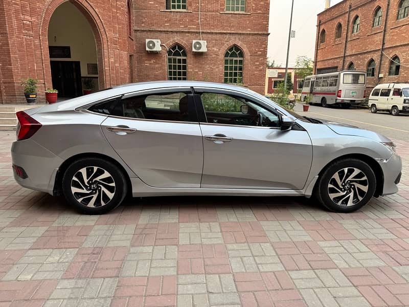 Honda Civic Oriel 2017 6