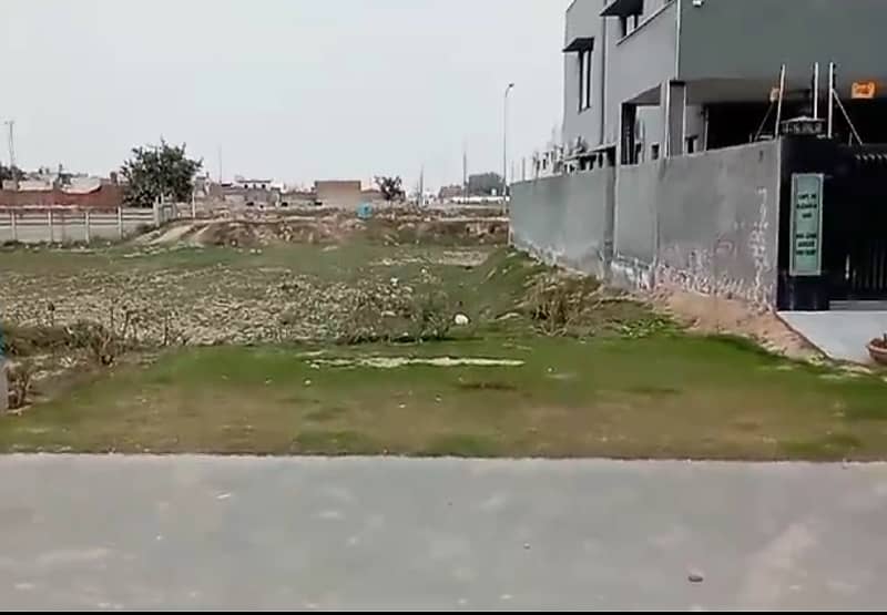 1 Kanal Top Location Plot No 96 Block R Phase 7 DHA Lahore For Urgent Sale 0