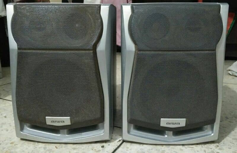 Aiwa Speakers set 4