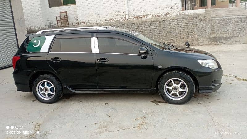 Toyota Fielder 2013 2