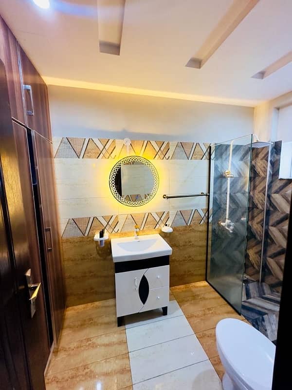 One bedroom VIP apartment for rent on daily basis in bahria town 5