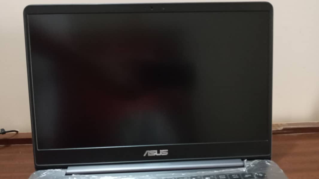 Asus UX430UAR. . . lay lo bhai koi please, need money 2