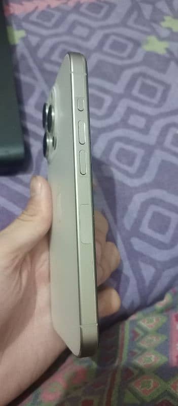 Iphone 15 Pro jv White titanium 1