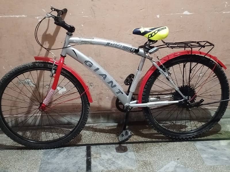 Gaint bicycle in brand new condition 4