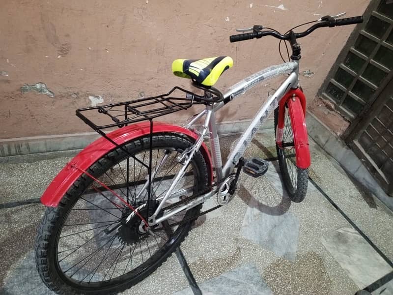 Gaint bicycle in brand new condition 7