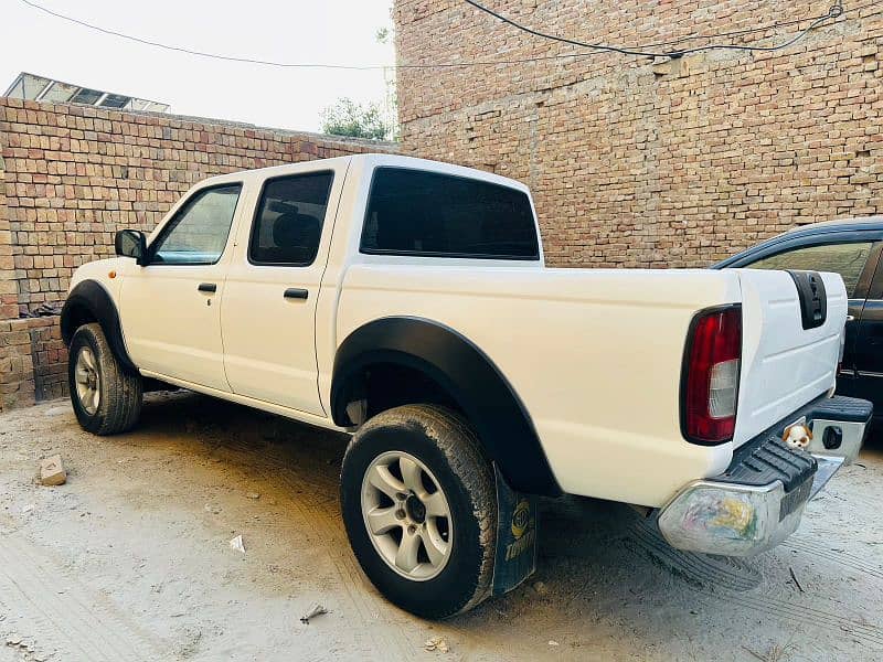 Nissan Navara 2008 3