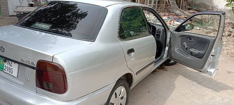 Suzuki Baleno 2001 11