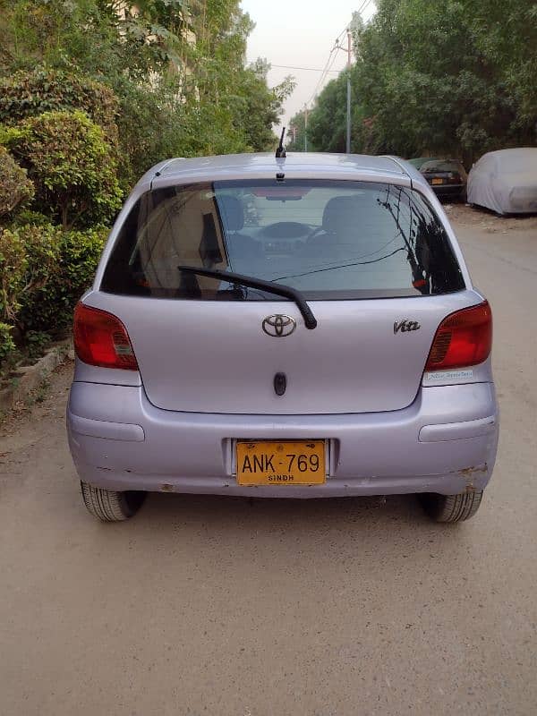 Toyota Vitz 2004 3