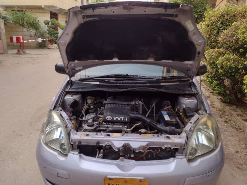 Toyota Vitz 2004 4