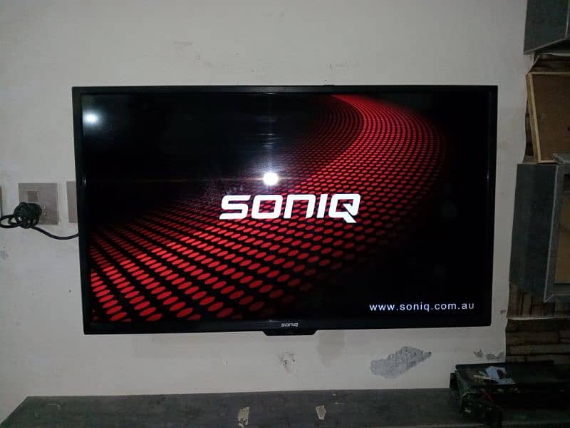 LED TV SONIQ 40 INCH FOR SALE 0