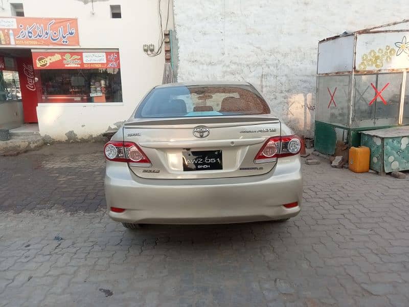 Toyota Corolla Altis 2012 1