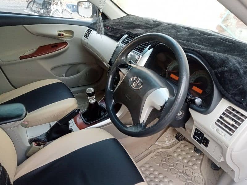 Toyota Corolla Altis 2012 6