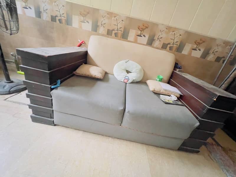 Sofa made with wood heavy weight approx sofa set around 100kg to 150kg 5