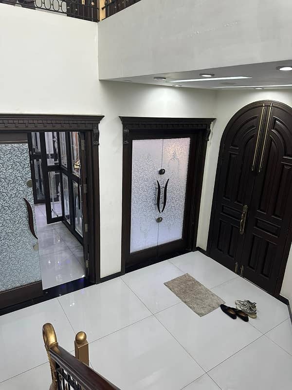 Separate Entry 1 Kanal Furnished Upper portion Available For rent In DHA PHASE 6 Lahore 4