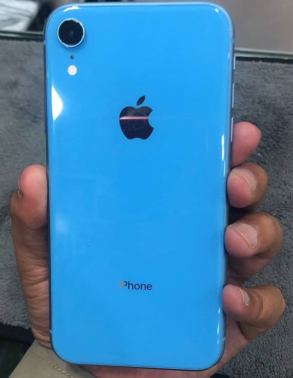 I phone Xr 64 Gb jv battery health 98% 0