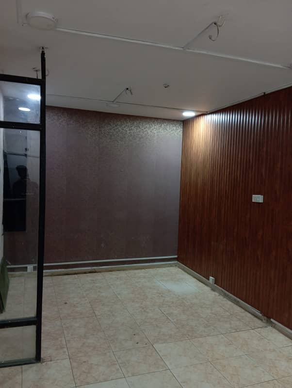 1st FLOOR OFFICE FOR RENT IN BLOCK 13-B, GULSHAN. 6