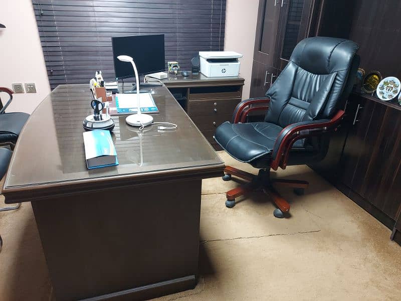 Office table for sale 3