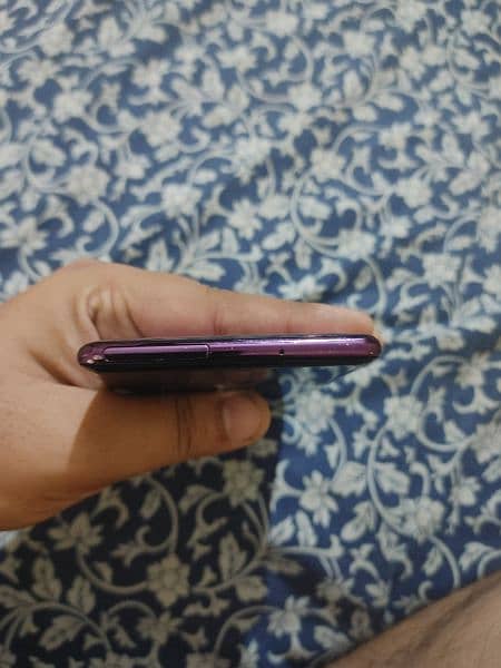 sony XZ3 ladies hand used 4