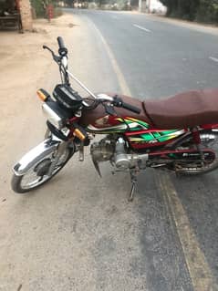 CD 70 bike for sale 10/10 condition koi fault bhi nhi hai sab ok hai