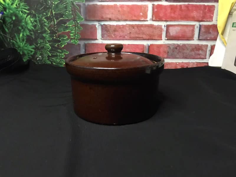 orignal MOIRA Pottrey Stoneware Cassereole Dish With lid Vintage 1