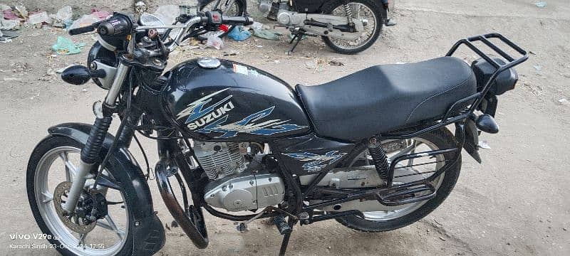 Suzuki GS 150 2