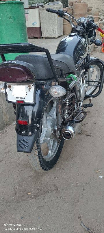 Suzuki GS 150 3