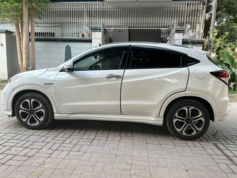 Honda Vezel Hybrid Z 2015 1