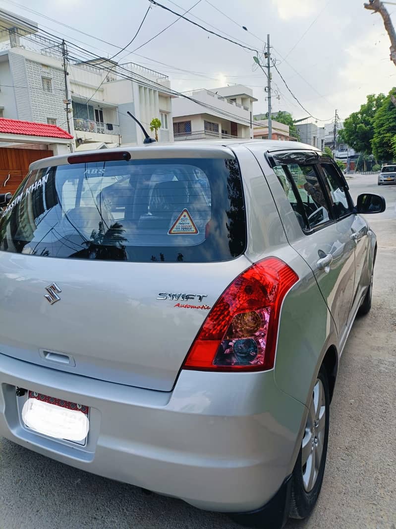 Suzuki Swift Model 2014(Automatic) 6