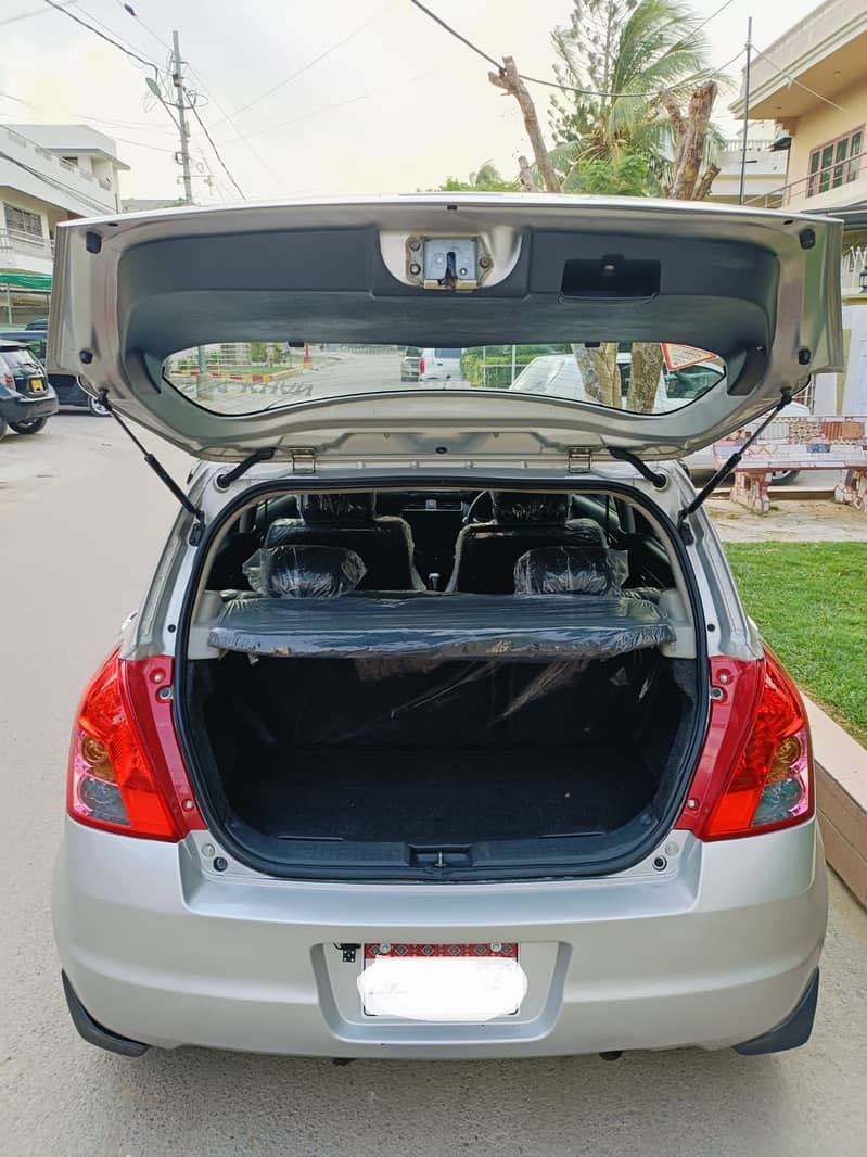 Suzuki Swift Model 2014(Automatic) 9