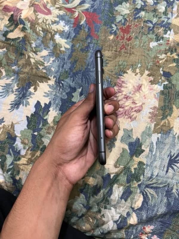 iphone 11(64gb) for sale 4