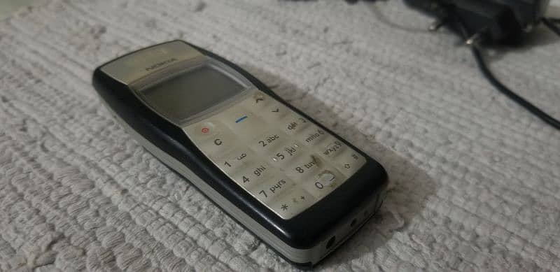 Nokia 1100 4