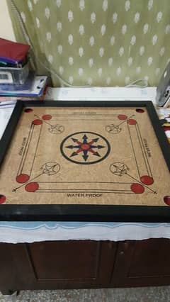 Carrom board