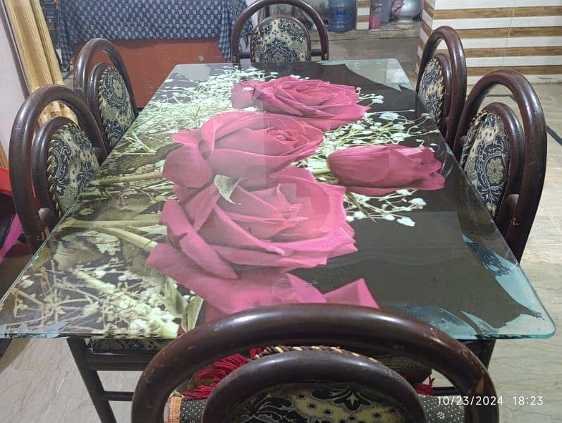 Dining table for sale. 1