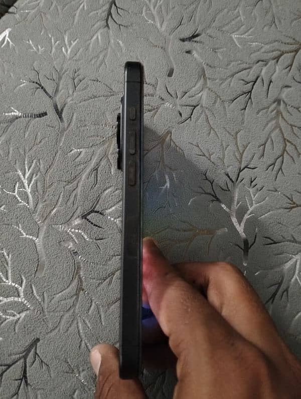 iphone 15pro JV 128gb black clour 2