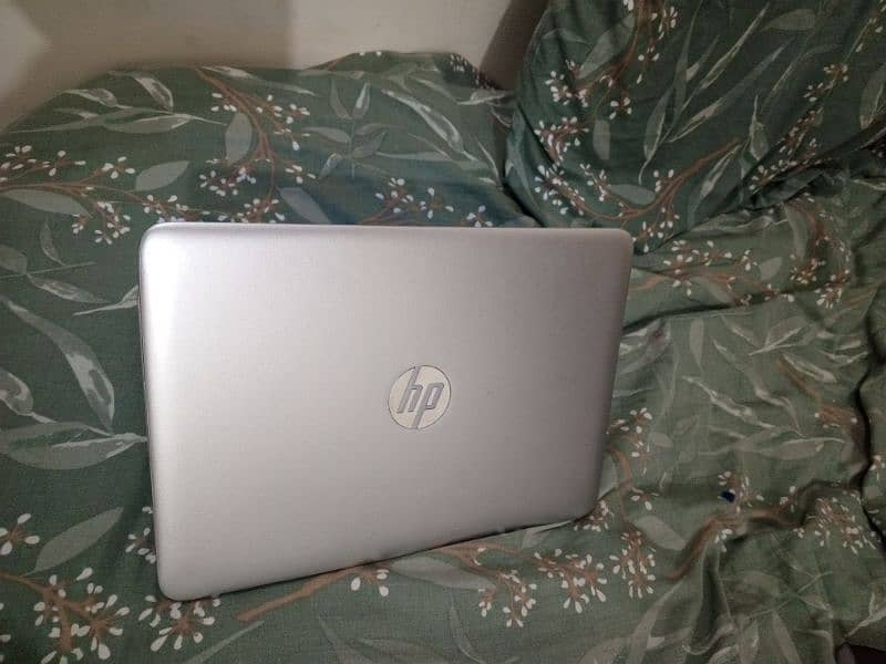 HP elitebook 5