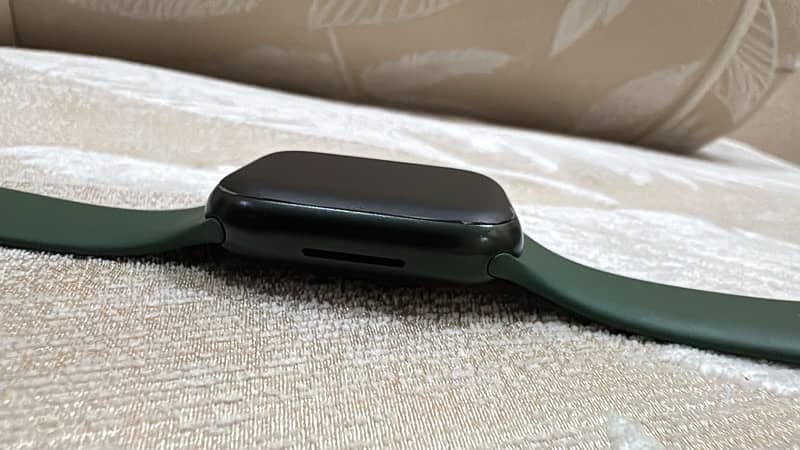 Apple Watch Series 7 41mm URGENT SALE 1