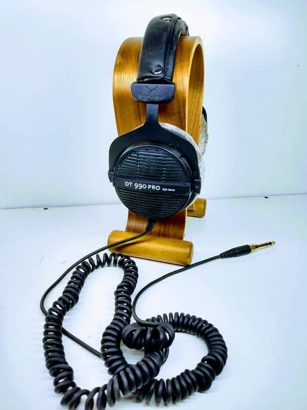 beyerdynamic headphones studio like AKG M audio krk behringer 1