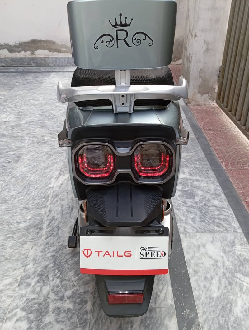 Hi-Speed TAIL G SPORTS SCOOTER 3