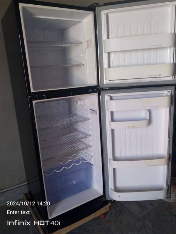 orient refrigerator gray colour Shah Doula Road Gujrat city 0