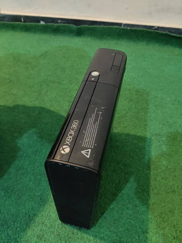 Xbox 360 e-Slim __ 500gb 2