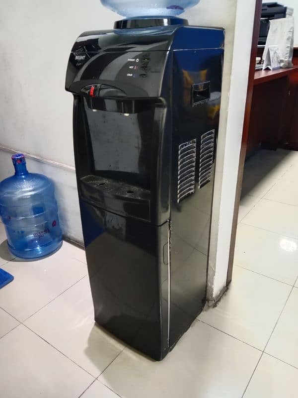 water dispenser 10/10 condition 1