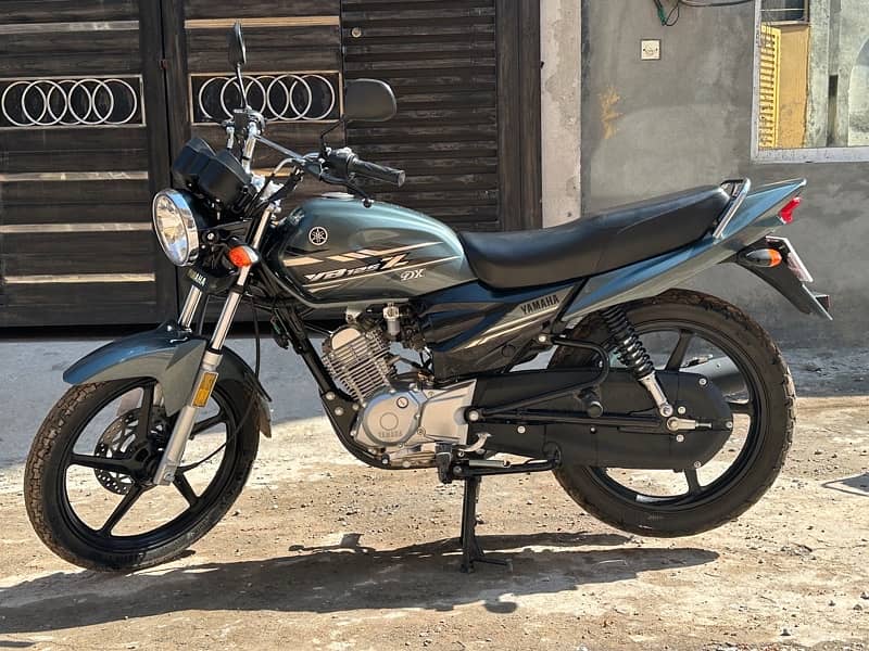 YAMAHA YB-125Z-DX (2023) MODEL 0