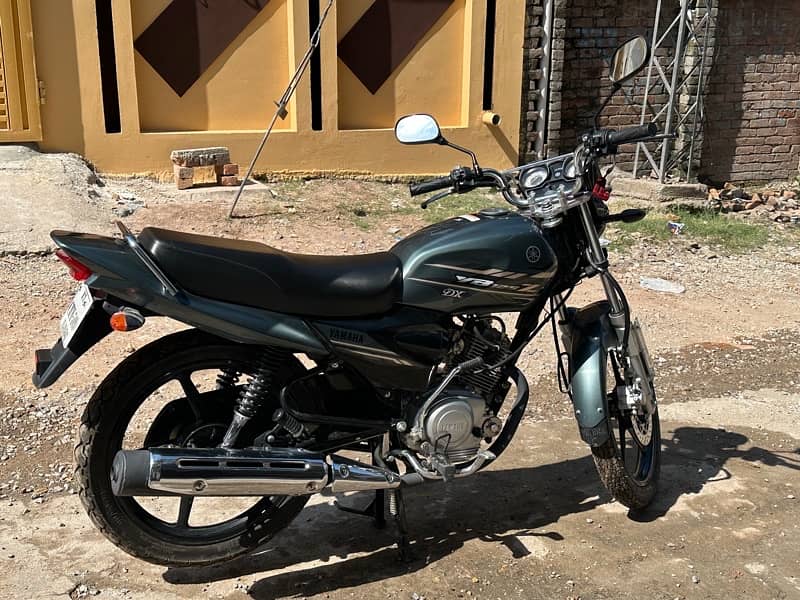 YAMAHA YB-125Z-DX (2023) MODEL 6