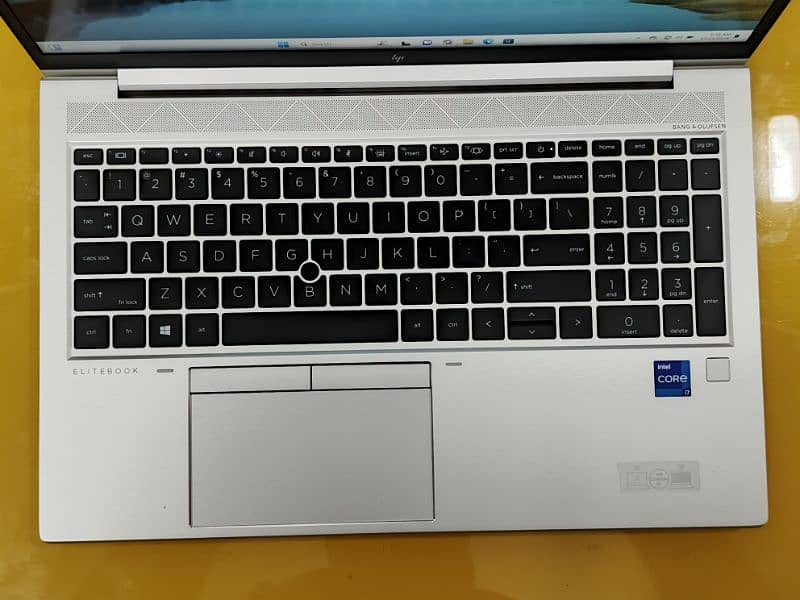 11th Gen i7 HP Elitebook G8 10/10 Condition 4