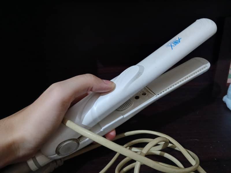 Anex AG-7031 Portable Hair Straightener – Excellent Condition! 0