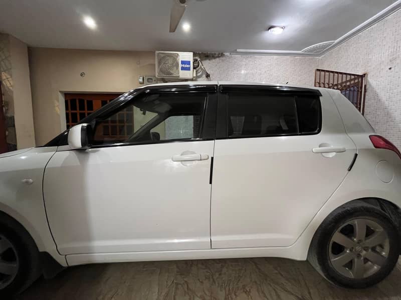 Suzuki Swift 2021 DLX 1.3 Navigation 6