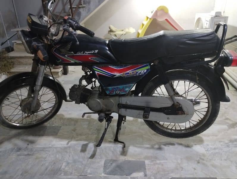 Honda 70 Karachi rigestration geniun bike 2