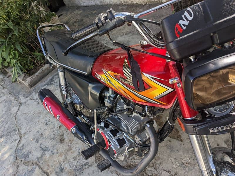 Honda 125 Model 21 Full lush condition 3